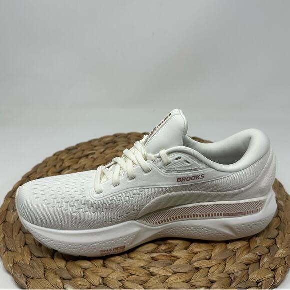 BROOKS Adrenaline GTS 24 Running Shoes Coconut Rose Gold White Size 8 Women's - Picture 2 of 9